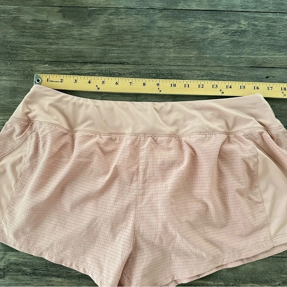 Nike Womens XL Peach Dri Fit Lined Mesh Running Shorts Run Activewear Workout - Picture 4 of 4